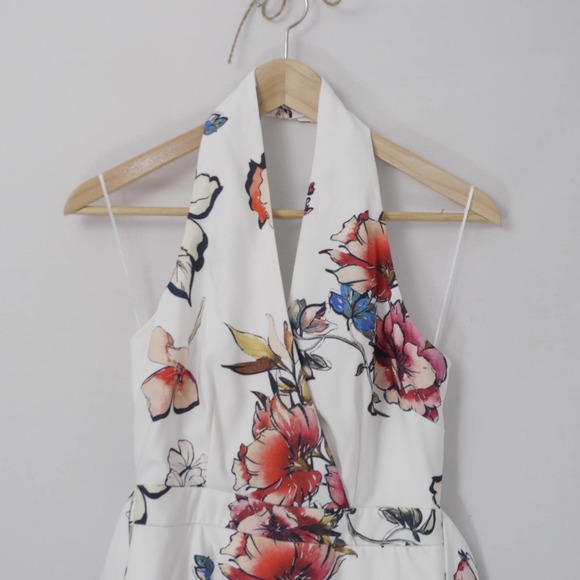 Luxxel Sleeveless Floral Print Romper Size S - Picture 3 of 12
